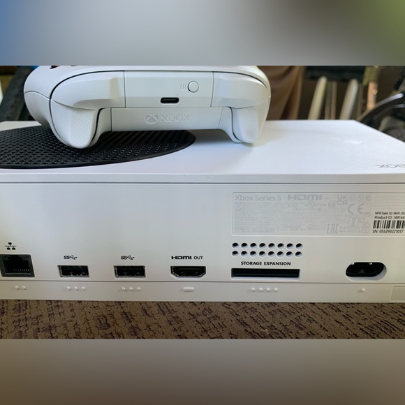 SERIOUS BUYERS ONLY
Comes With Power Cable and HDMI and Controller